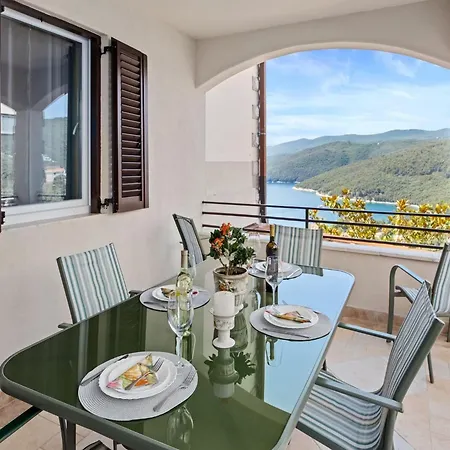 Sea View In Apartment *